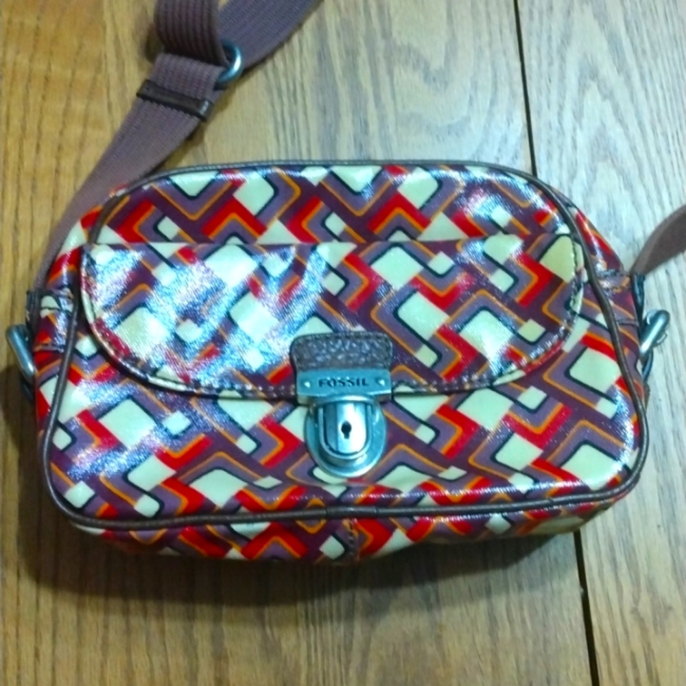 Fossil retro multicolor key-per bag.